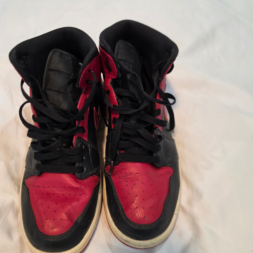 Nike Air Jordan 1 Mid Men 11.5 Black Red Good 554724-074 Bred Sneakers